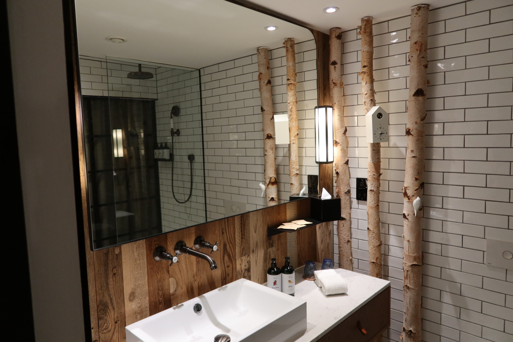 Bathroom of Treehouse Hotel London